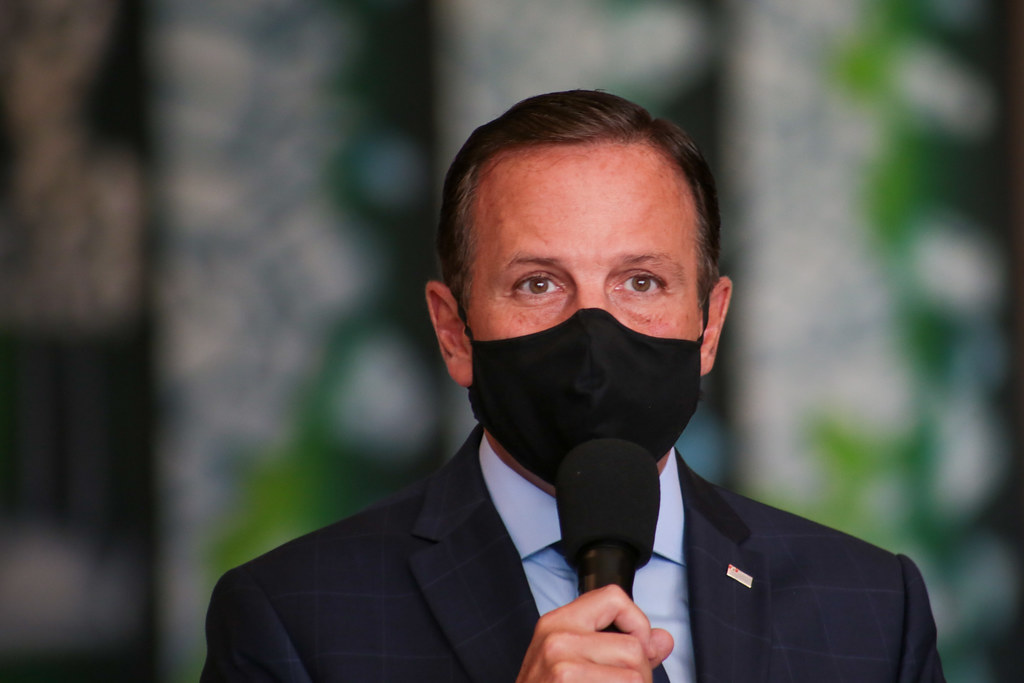 Governador João Doria de SP assina contrato para receber 46 milhões de doses da Coronovac