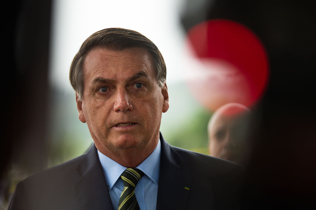 Bolsonaro será levado a SP para avaliação de possível cirurgia de emergência