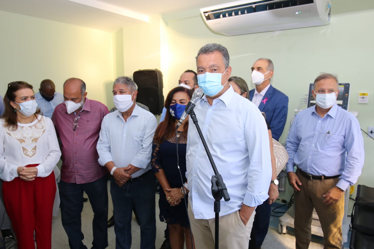 Rui Costa entrega novos equipamentos para centro cirúrgico do Hospital Municipal de Dias D’Ávila