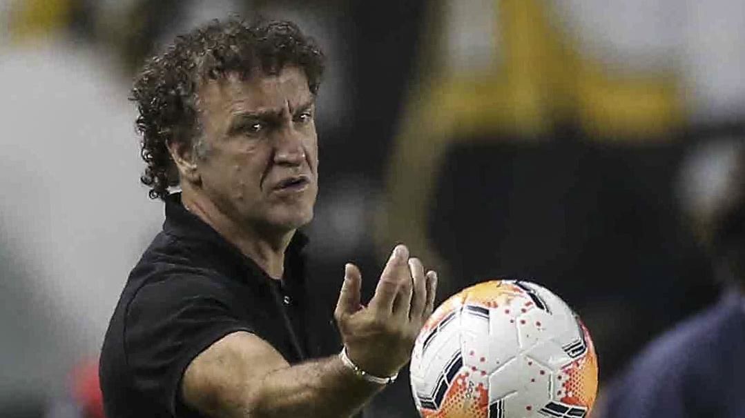 Covid-19: Cuca, técnico do Santos, é internado com Covid-19 em São Paulo