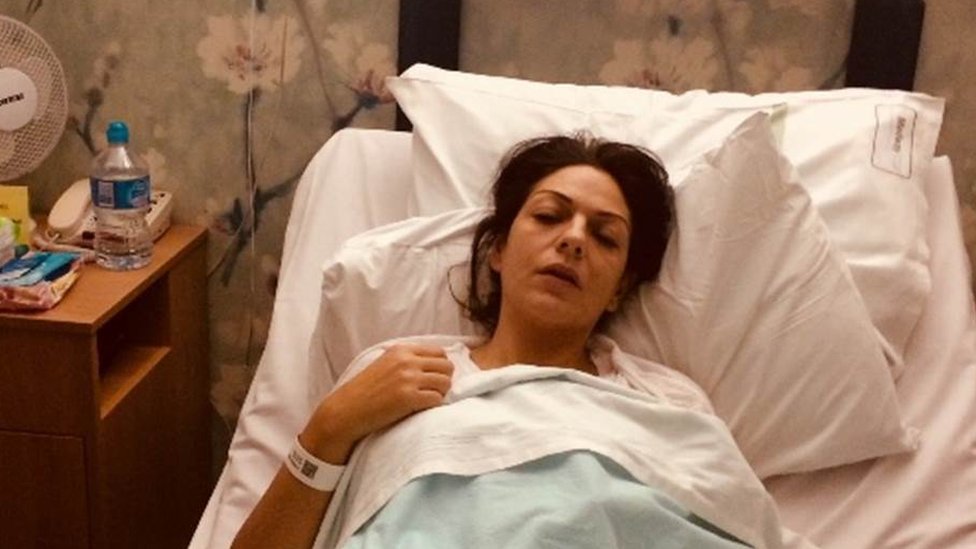 Mulher que fingiu um diagnóstico de câncer e recebeu mais de £ 45.000 em doações é condenada