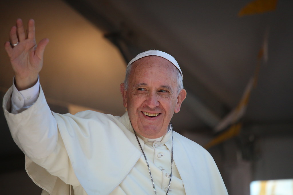 Papa Francisco passará por cirurgia de emergência no intestino