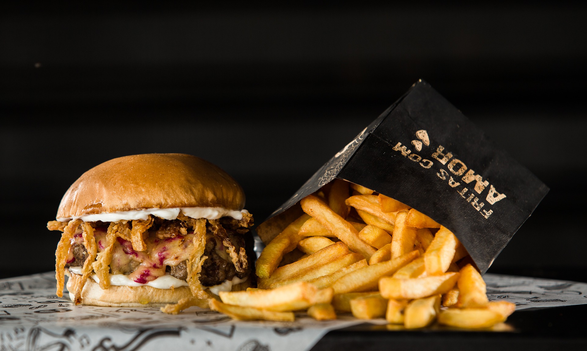 Para combater obesidade, Reino Unido pode banir propagandas de fast food antes das 21h