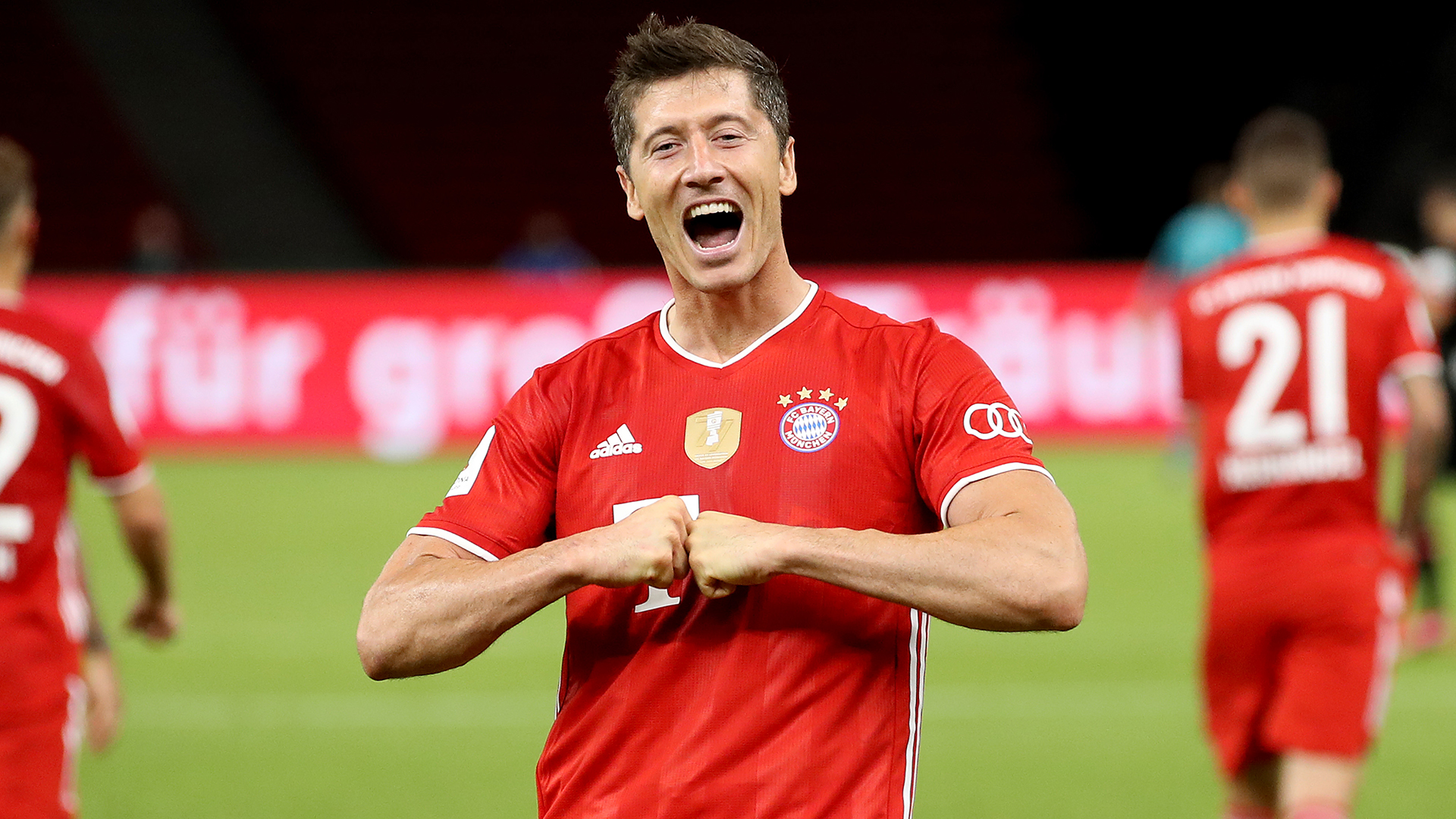 Lewandowski é eleito melhor jogador do mundo, supera Messi e Ronaldo