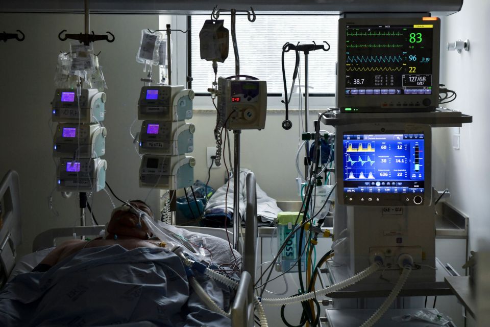 Incêndio em UTI para Covid-19 deixa mortos na Turquia