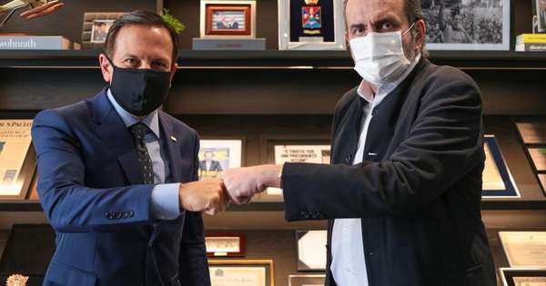 Prefeitura de Belo Horizonte formaliza compra da CoronaVac para imunizar profissionais da saúde