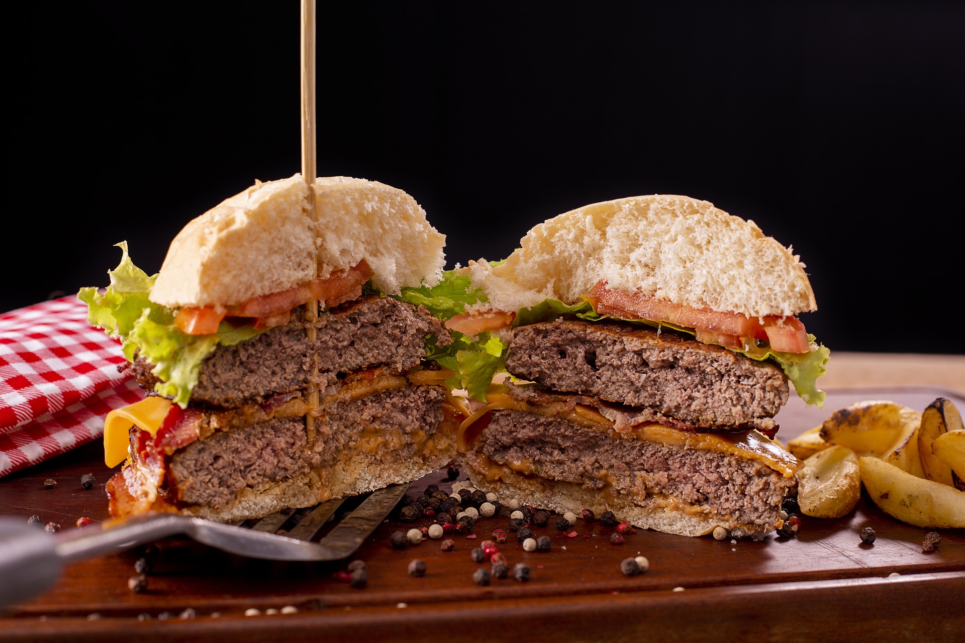 Produtos químicos plásticos são encontrados em alimentos do McDonald’s e Burger king