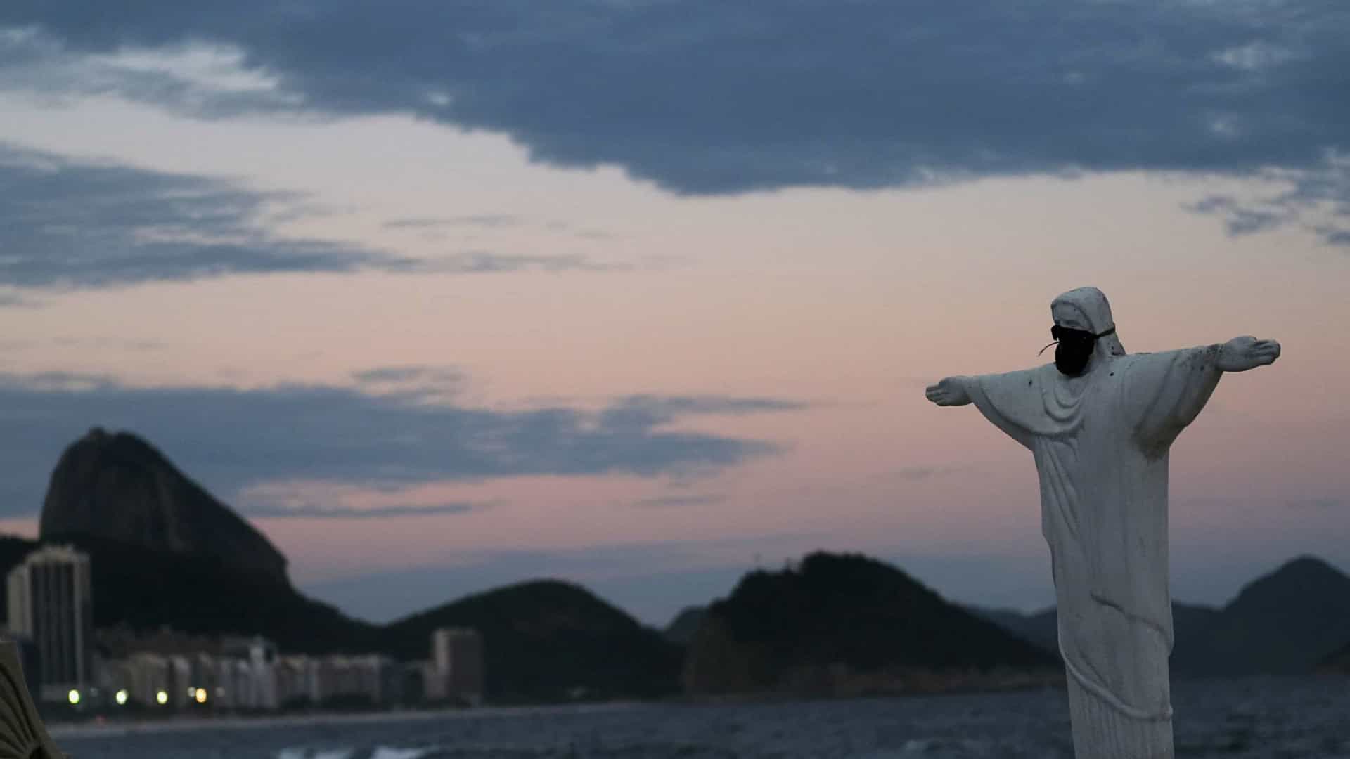 No Rio, primeira dose da vacina será aplicada nesta segunda-feira diante do Cristo
