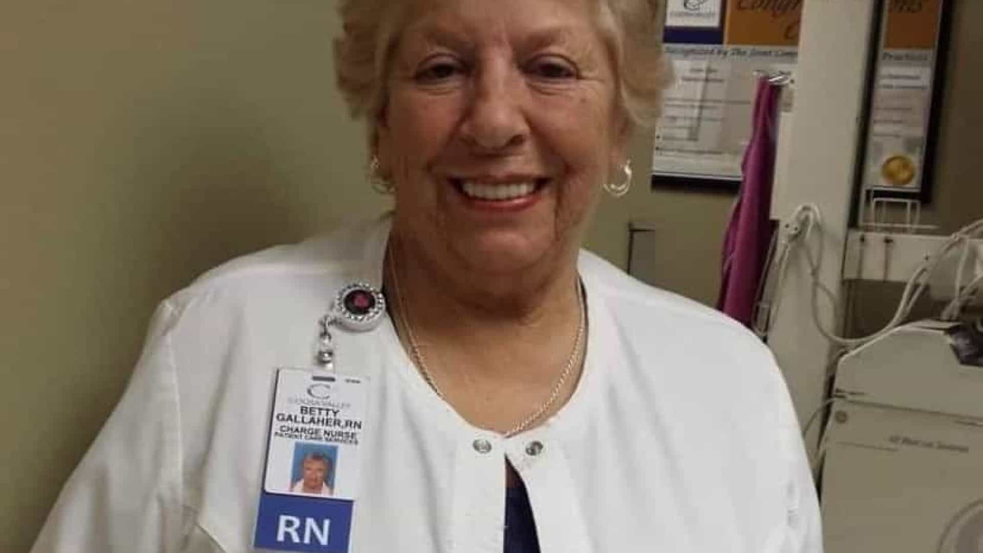 Enfermeira que recusou se aposentar na pandemia morre de Covid-19