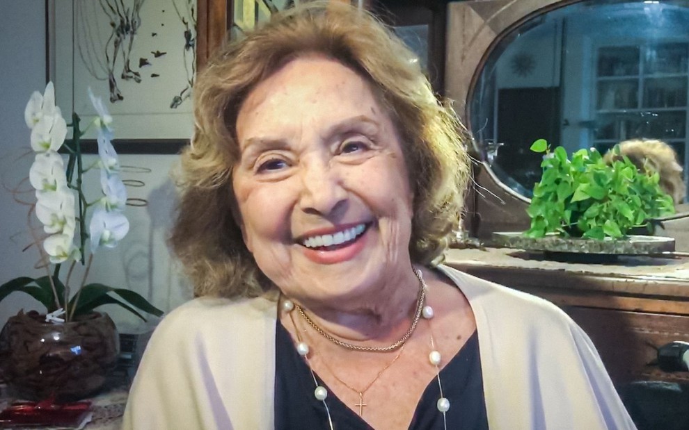 Atriz Eva Wilva é internada com pneumonia em São Paulo