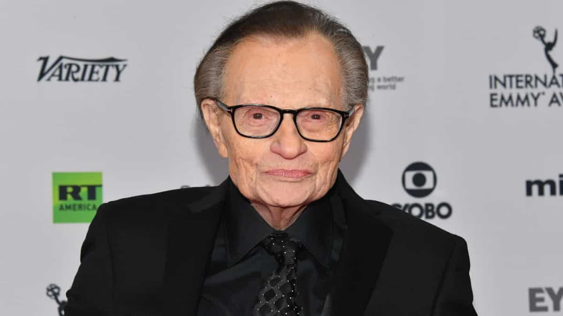 Apresentador Larry King morre aos 87 anos por complicações da Covid-19