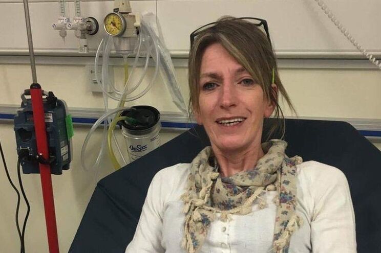 Erro médico leva mulher de 53 anos a fazer quimioterapia sem ter Câncer