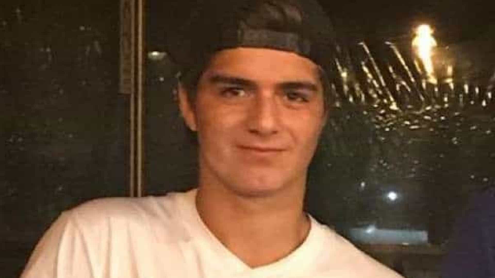 Promessa do tênis mundial morre de câncer aos 17 anos