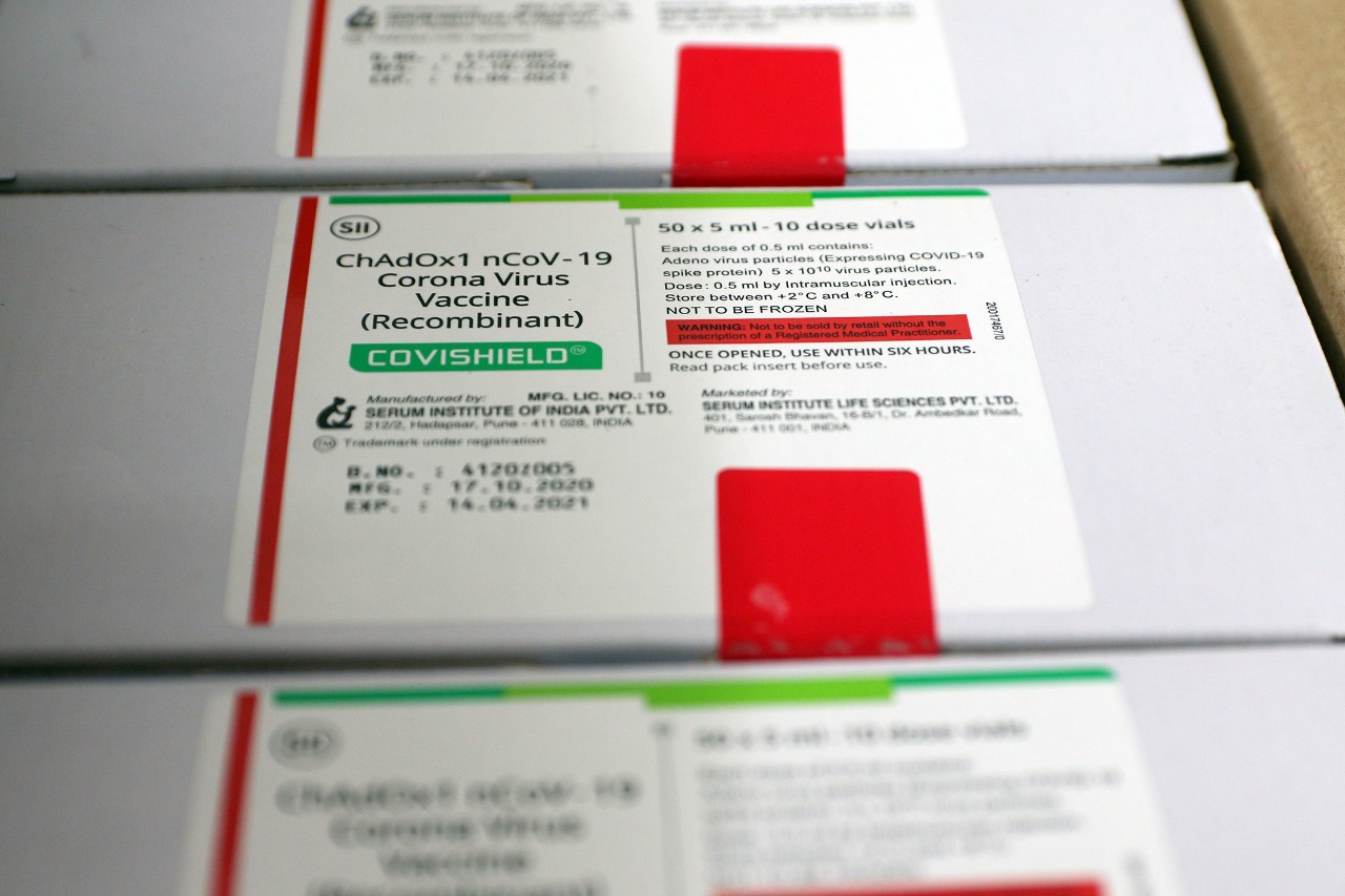 Brasil deve receber 10 milhões de doses da vacina de Oxford em fevereiro