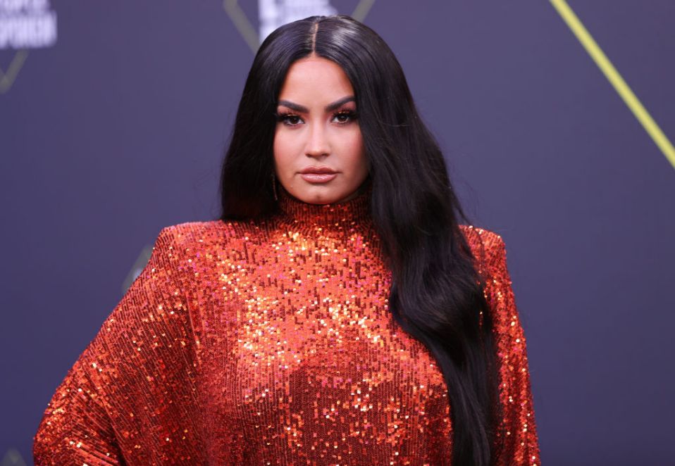 Cantora Demi Lovato sofreu “três derrames e um ataque cardíaco” após overdose