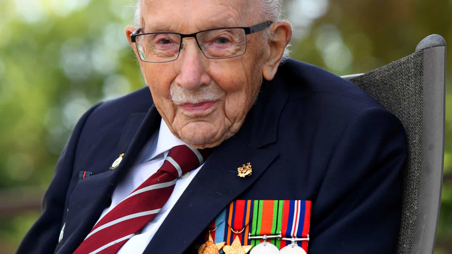 Morre Tom Moore, ‘herói’ que recolheu milhões para ajudar na pandemia