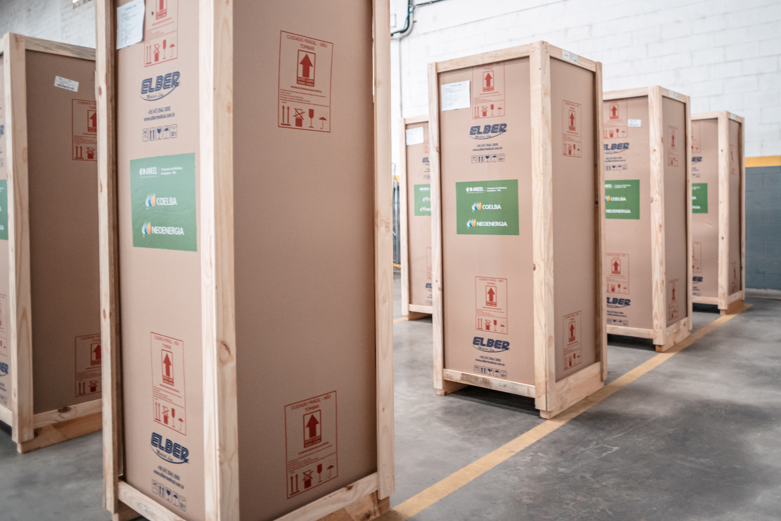 Coelba inicia entrega de 296 refrigeradores para vacinas na Bahia