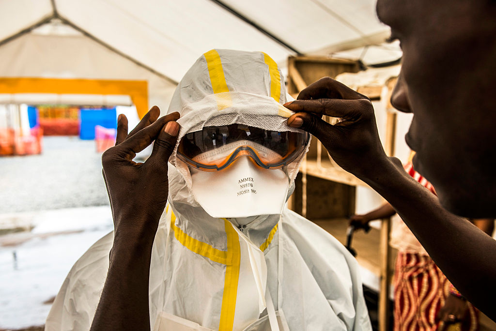 OMS declara alto risco de epidemia de ebola na África Ocidental