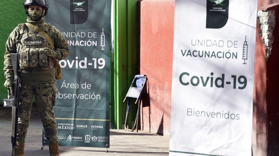 No México seis pessoas são presas após venderem vacinas falsas contra a Covid-19