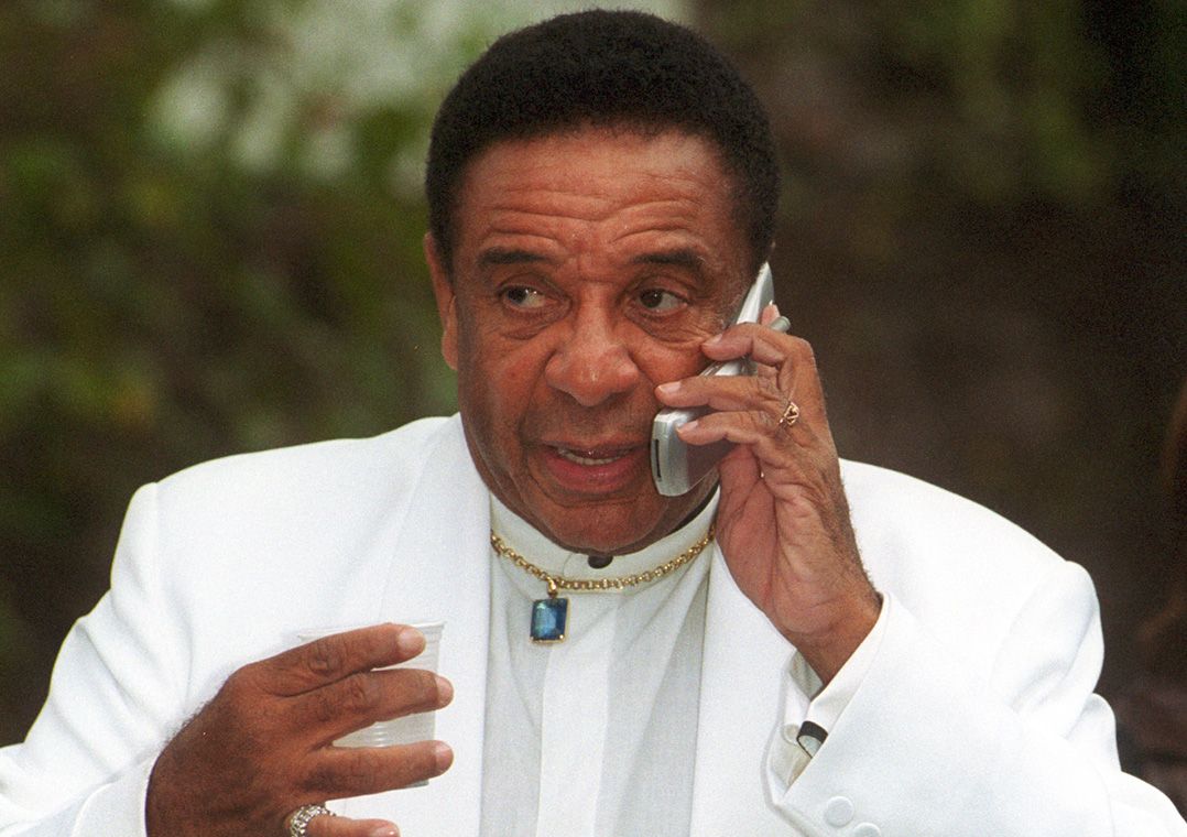 Cantor Agnaldo Timóteo é internado com covid-19 em UTI no Rio