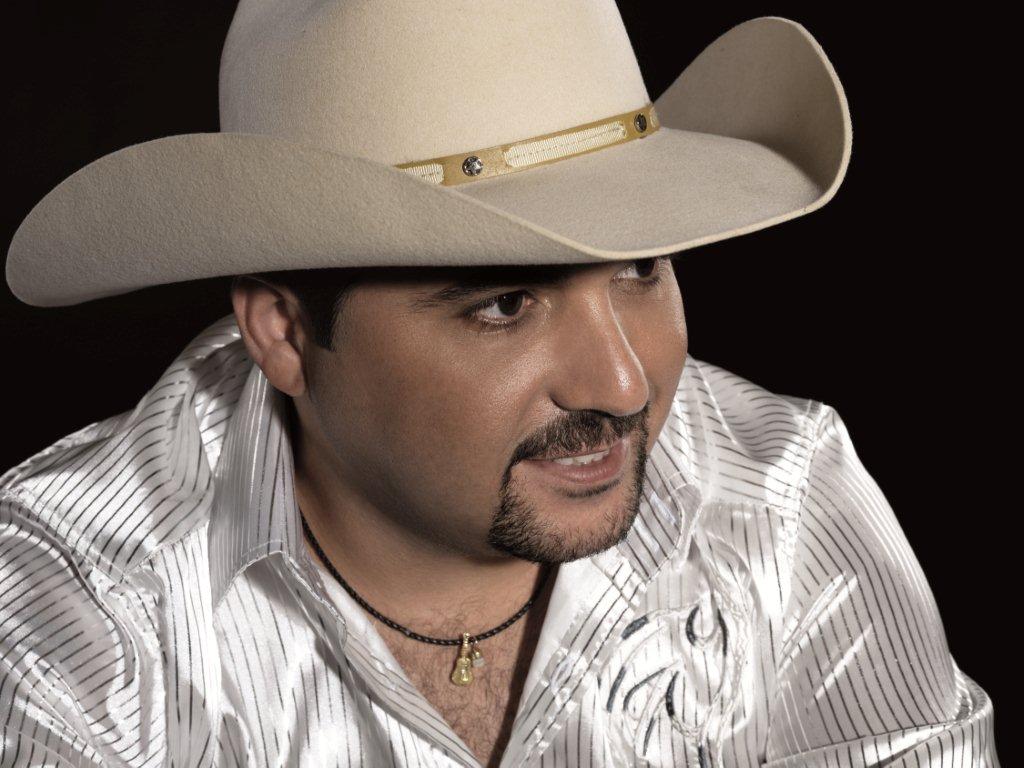 Edson, da dupla com Hudson, é internado por complicações da Covid-19