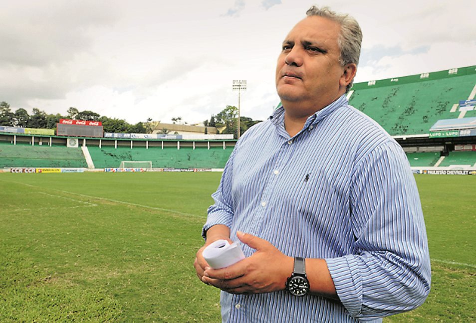  Ex-jogador Branco é intubado com covid-19 em UTI no Rio de Janeiro