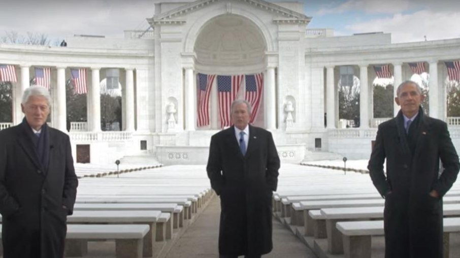 Obama, Bush, Clinton e Carter participam de campanha pró-vacinação