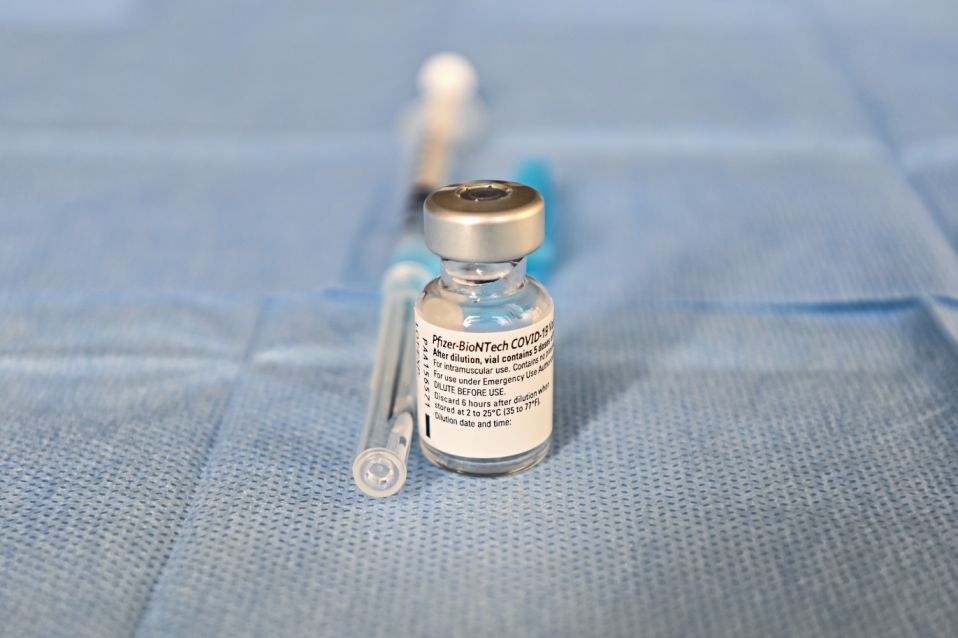 Itália só dará uma dose de vacina contra covid-19 a alguns pacientes