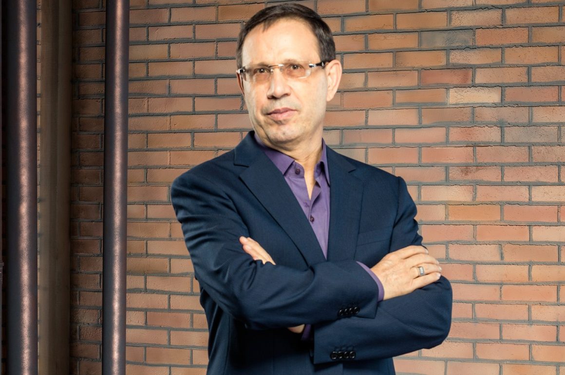 Wizard defende cloroquina, mas quer comprar 100 mil vacinas para funcionários