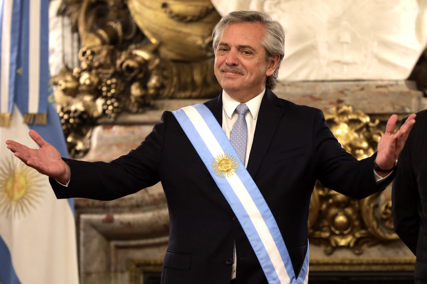 Presidente argentino vacinado em janeiro testa positivo para Covid-19