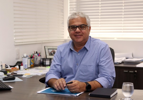 Sérgio Guanabara é internado em UTI com Covid-19 em Salvador