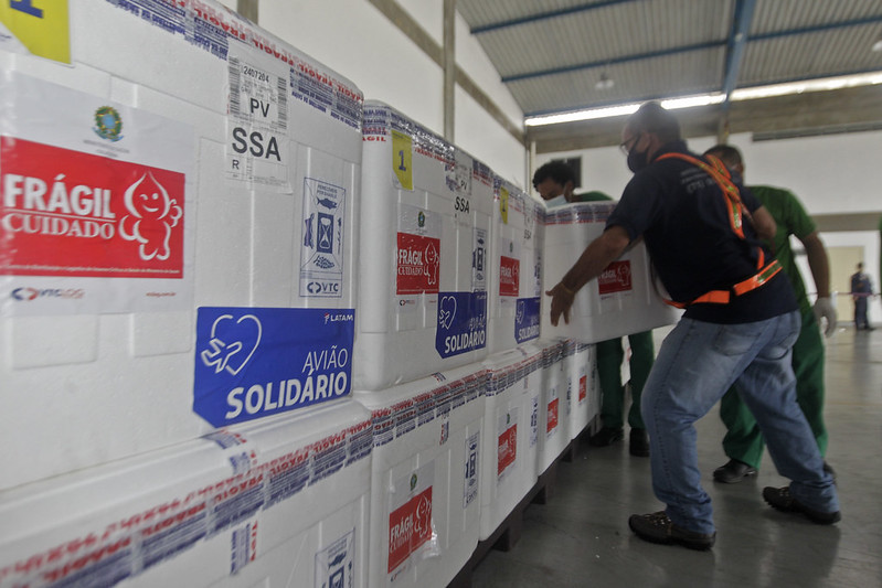 Bahia recebe mais 396 mil doses de vacinas contra Covid-19