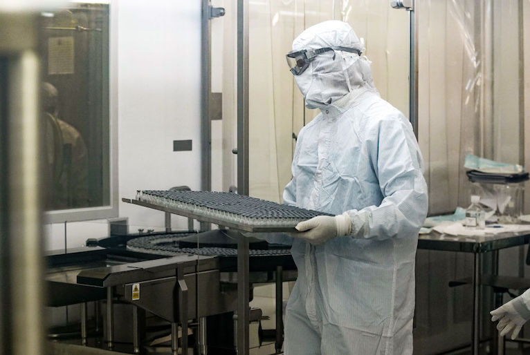 China reduz quantitativo de insumos para a produção da Coronavac