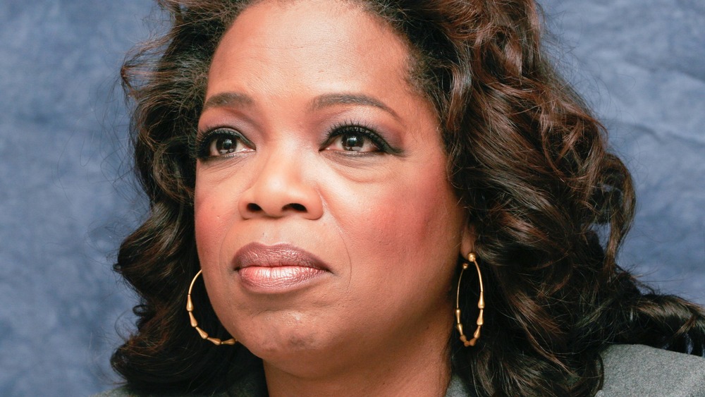 Apresentadora Oprah Winfrey revela ter sido estuprada por primo na infância