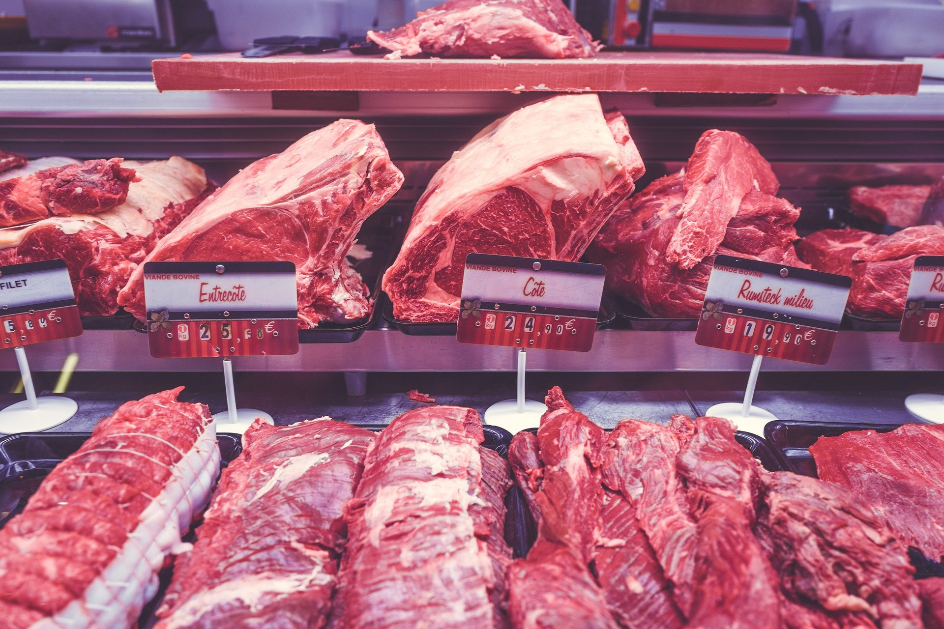 47% dos brasileiros pretendem reduzir o consumo de carne em 2023