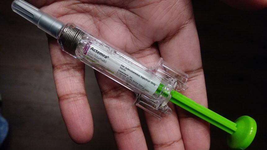 EUA aprova uso emergencial de remédio para artrite em casos graves de Covid-19