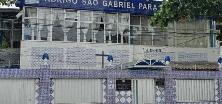 Médicos veterinários realizam ação solidária com doação de alimentos em Salvador
