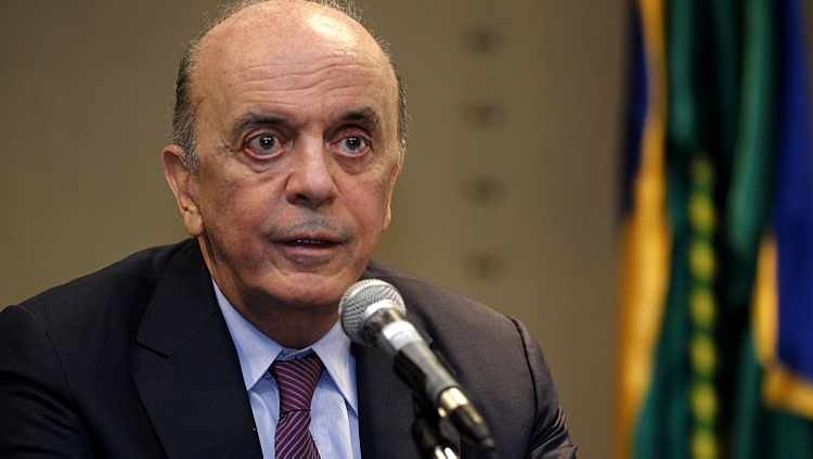 Após testar positivo, senador José Serra é internado com Covid-19