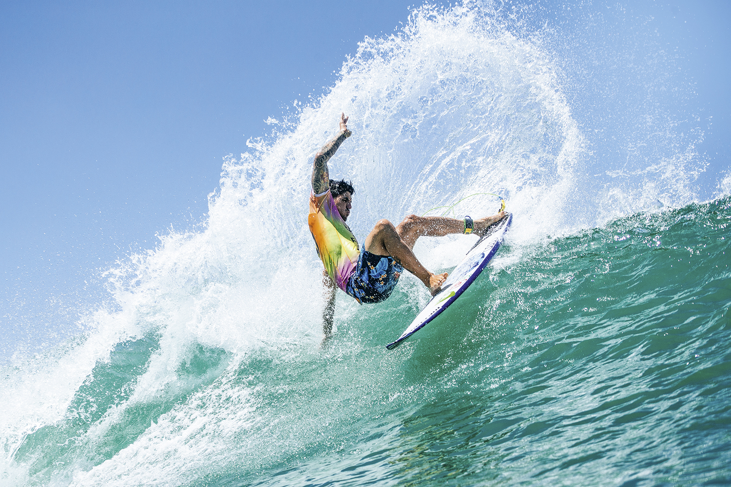 Finais do surfe na Olimpíadas são adiantadas por passagem de tufão pelo Japão