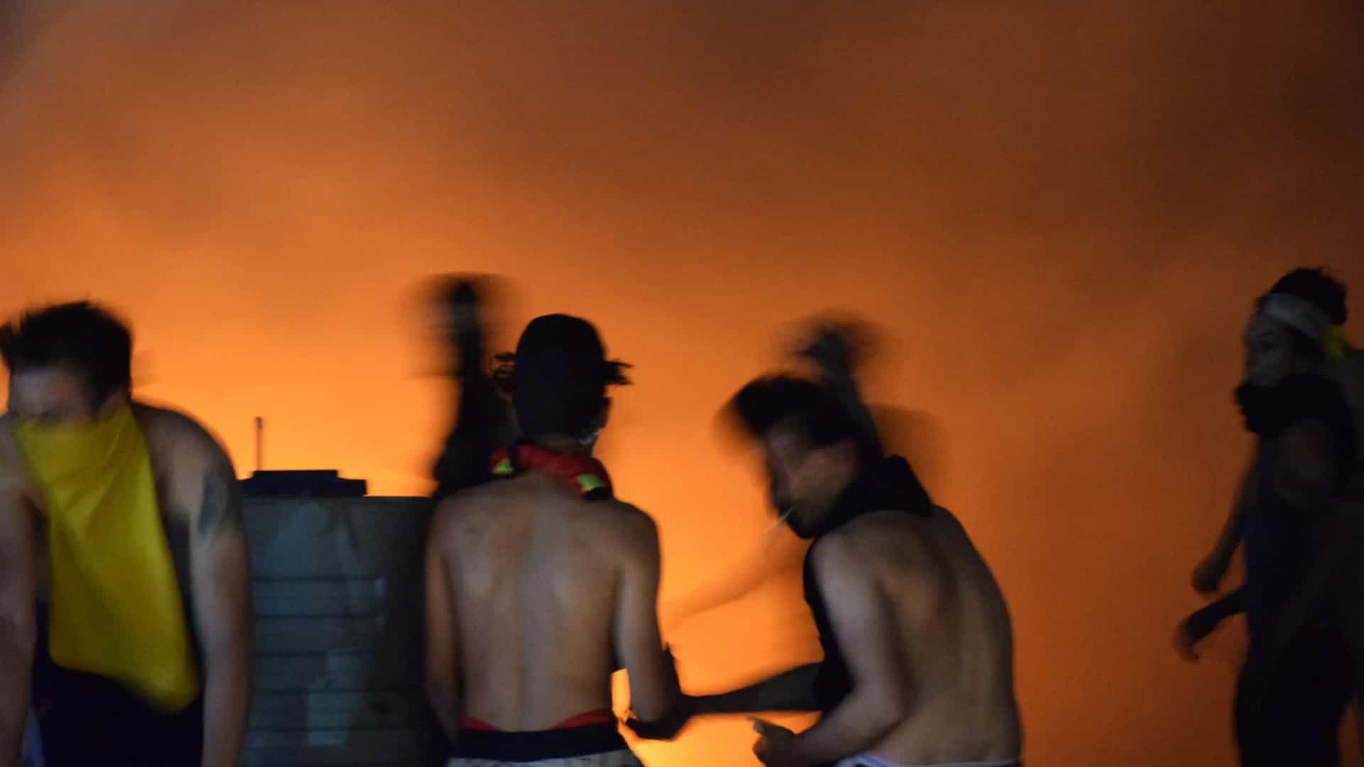 Incêndio na ala COVID em hospital no Iraque mata 92 pessoas
