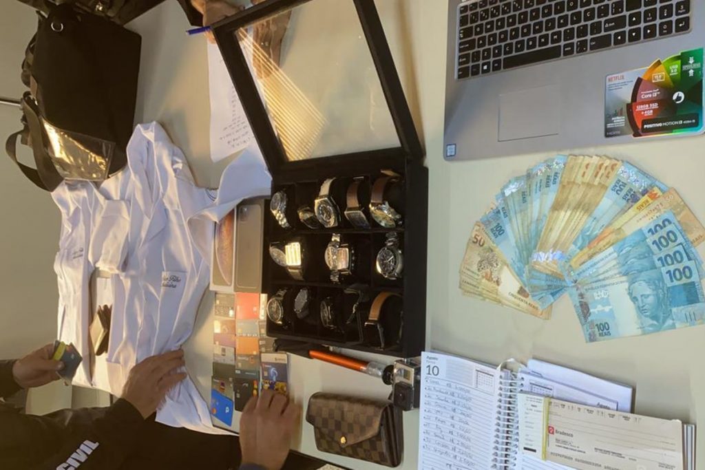 Casal vendia vaga em curso de medicina por R$ 150 mil e esbanjava luxo