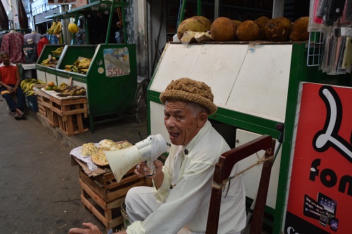 SALVADOR: ﻿Feirantes de São Joaquim recebem vacina contra gripe nesta quarta (14)