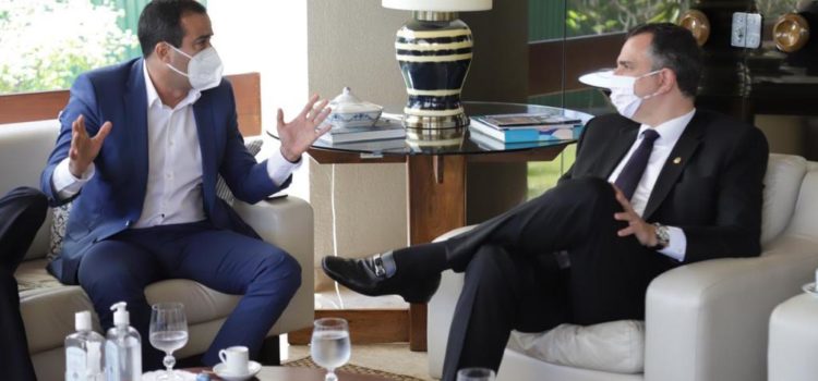 Bruno Reis retorna a Brasília em busca de recursos para a saúde