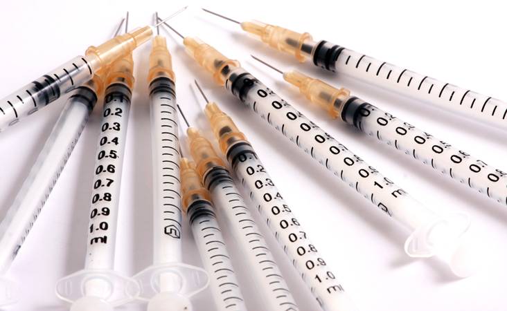 Bahia segue com aplicação da Pfizer suspensa por atraso na entrega de seringas