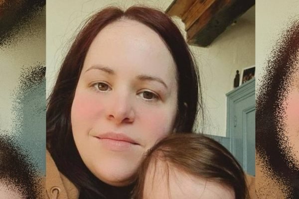 Mãe ganha sêmen, compra kit e faz inseminação caseira com ajuda do YouTube