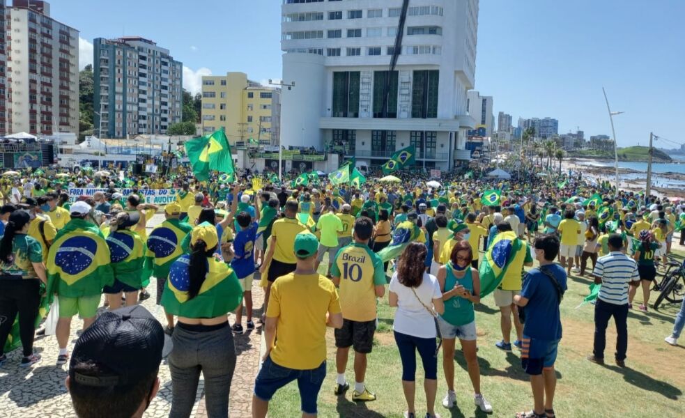 Médico justifica apoio a Bolsonaro por enfrentamento a ‘mídia porca’