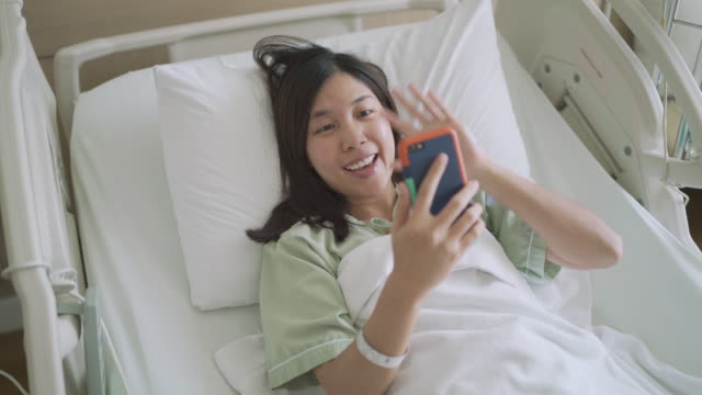 Lei que possibilita videochamadas com pessoas internadas é sancionada