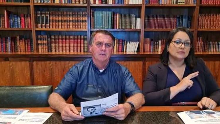 Oposição entra com notícia-crime contra Bolsonaro por associar vacina e aids