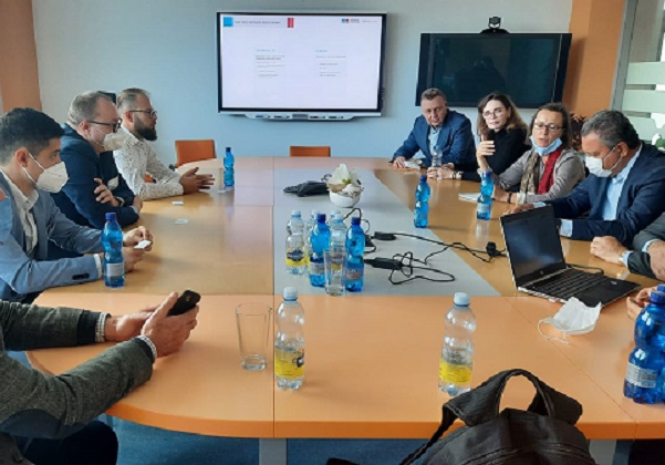 Na Europa, Rui Costa  firma parceria científica com instituto de tratamento de câncer