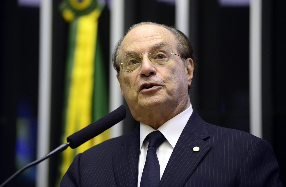 Paulo Maluf é internado com pneumonia em hospital em SP